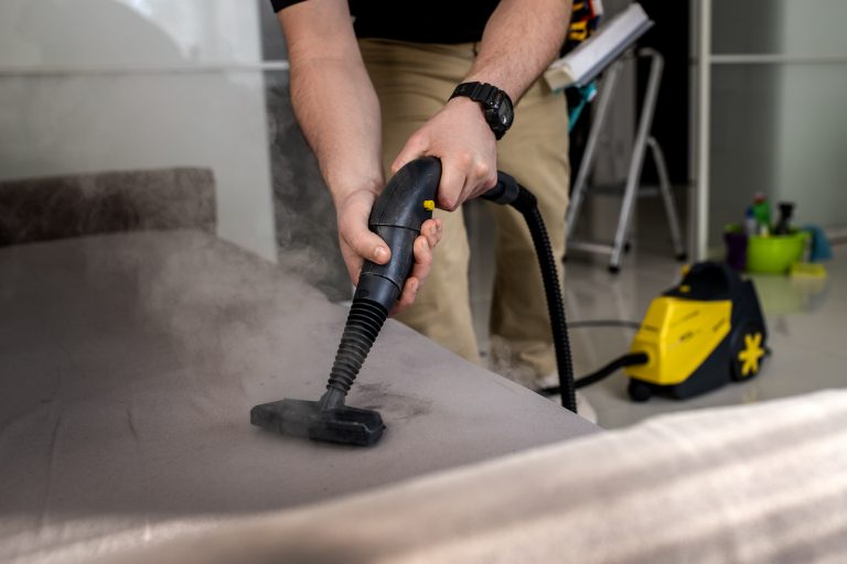 Tiefenreinigung von Polstermöbeln – professionelle Polsterreinigung für Sofas und Sessel